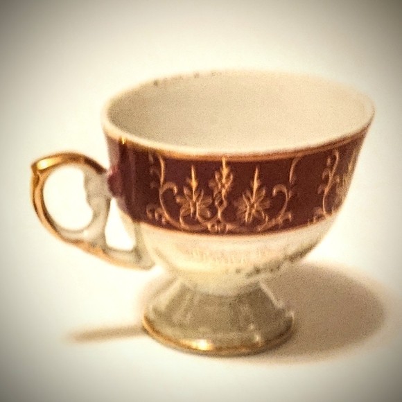 Small Japanese Pedestal Teacup Beautiful Red and Gold Design Japan Tea Cup - Picture 2 of 9